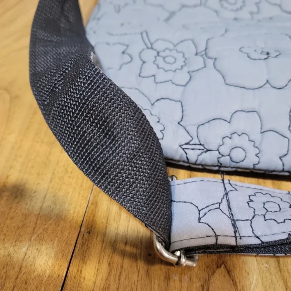 Thirty-One organizing crossbody shoulder bag quilted gray and black poppy - Picture 8 of 8